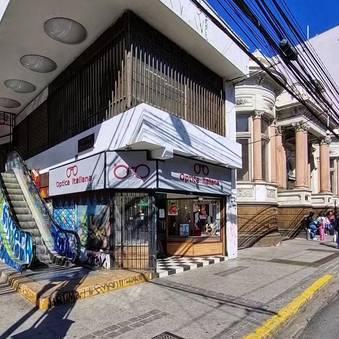 Fachada de Óptica Italiana en Valparaíso